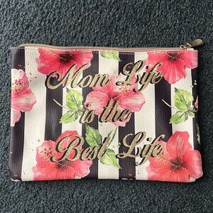 NWT zipper pouch MIXIT. Mom Life is the best life